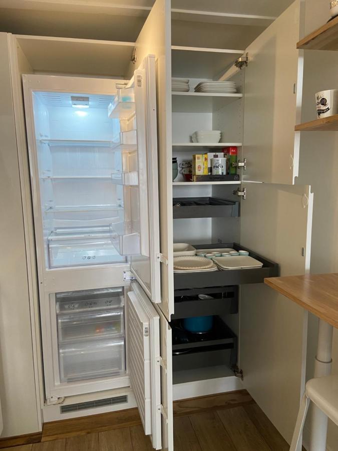 Superbe Duplex De 70M2 Avec 2 Chambres En Hyper Centre Au Calme Sur Cour Classe 3 Etoiles Avec Parking En Option La Rochelle  Luaran gambar