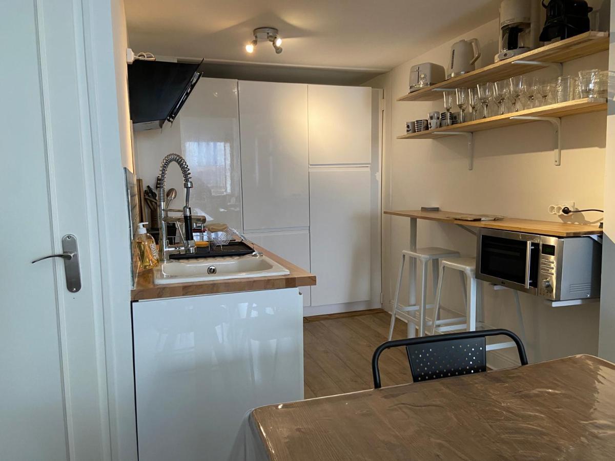 Superbe Duplex De 70M2 Avec 2 Chambres En Hyper Centre Au Calme Sur Cour Classe 3 Etoiles Avec Parking En Option La Rochelle  Luaran gambar