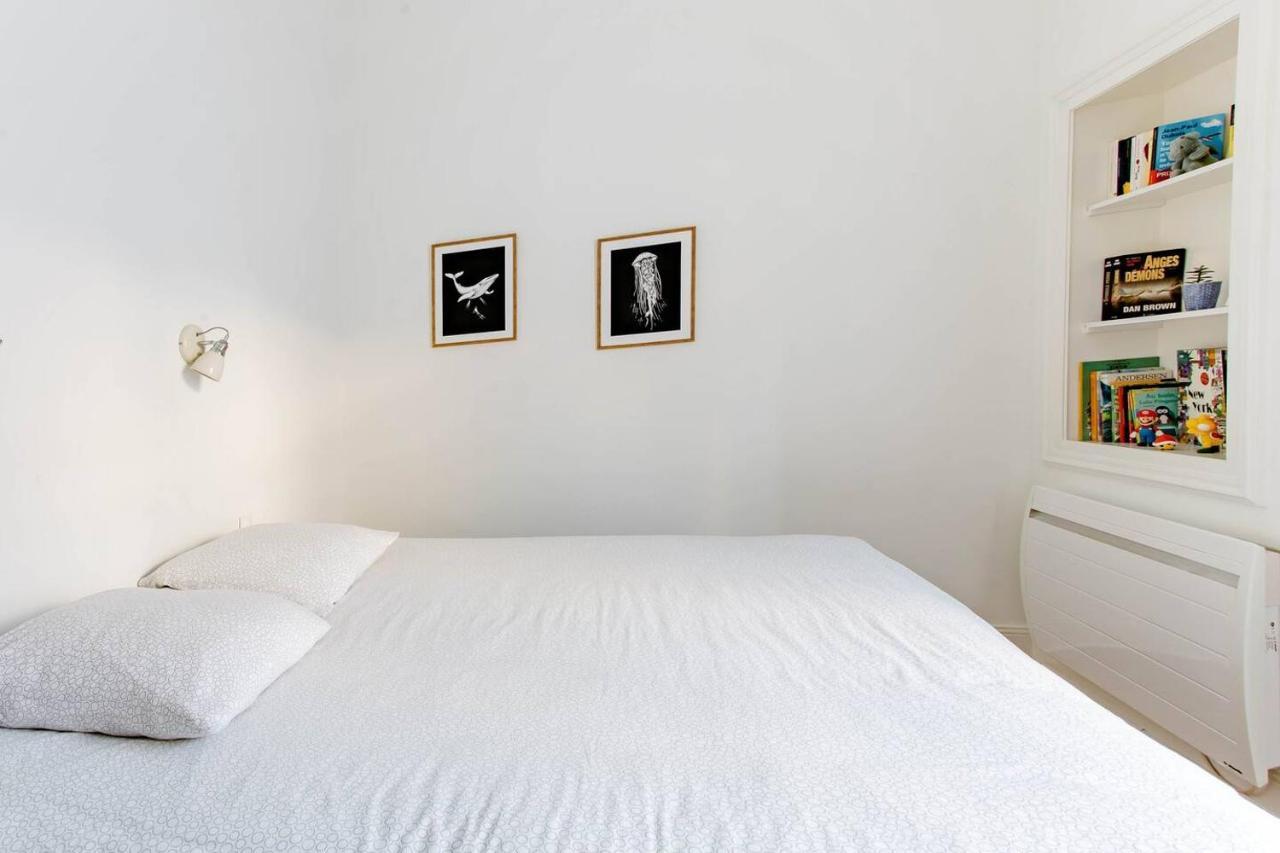 Superbe Duplex De 70M2 Avec 2 Chambres En Hyper Centre Au Calme Sur Cour Classe 3 Etoiles Avec Parking En Option La Rochelle  Luaran gambar